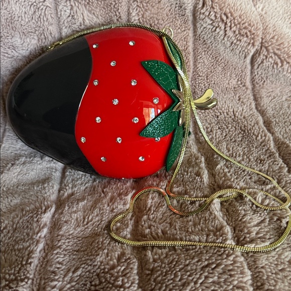 Kate Spade Creme de la Creme Chocolate Dipped Strawberry Clutch Bag - Picture 7 of 11